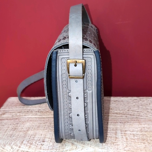 Genuine Leather Beautiful Hand Tooled Gray Black Crossbody Western Boho Bag - Picture 8 of 16